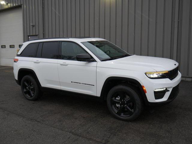 new 2025 Jeep Grand Cherokee car, priced at $52,252