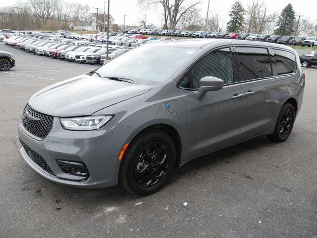 used 2022 Chrysler Pacifica Hybrid car, priced at $31,000