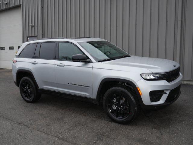 new 2025 Jeep Grand Cherokee car, priced at $43,384