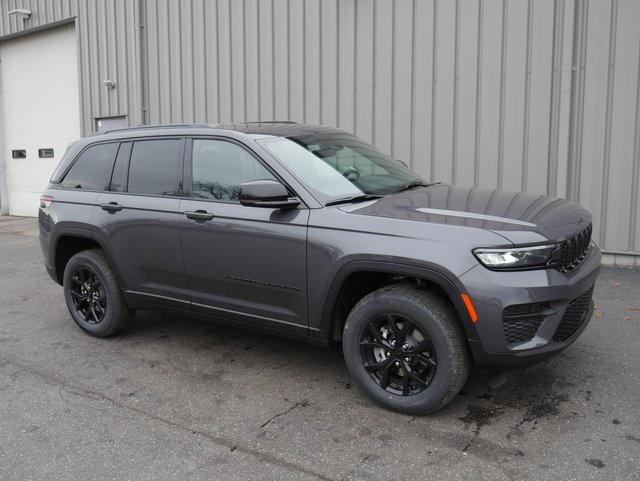 new 2025 Jeep Grand Cherokee car, priced at $43,384