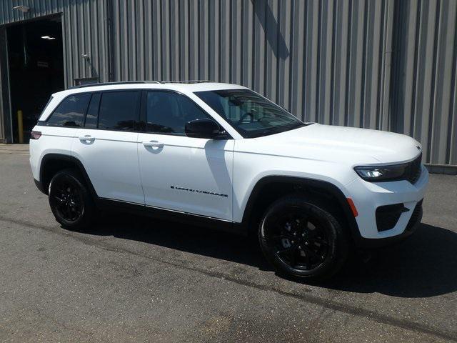 new 2024 Jeep Grand Cherokee car, priced at $40,328