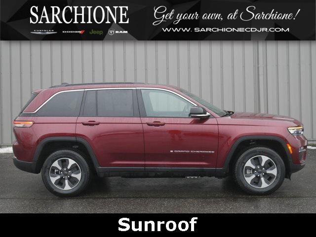 new 2024 Jeep Grand Cherokee car, priced at $49,401