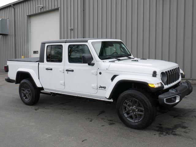 new 2024 Jeep Gladiator car, priced at $45,918