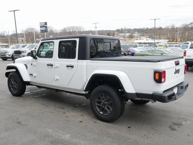 new 2024 Jeep Gladiator car, priced at $45,918