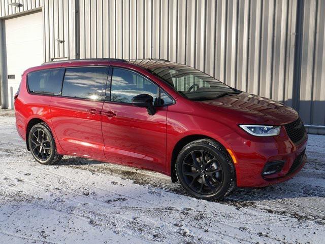 new 2025 Chrysler Pacifica car, priced at $56,450