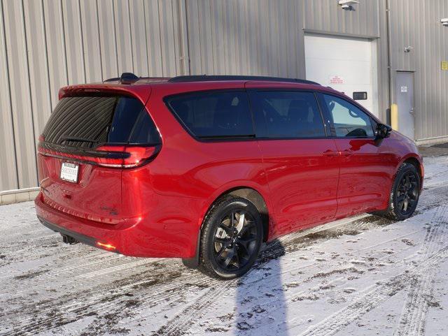 new 2025 Chrysler Pacifica car, priced at $56,450