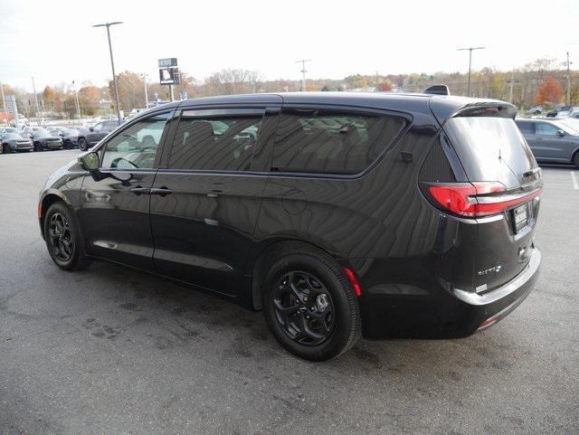 used 2023 Chrysler Pacifica Hybrid car, priced at $33,500