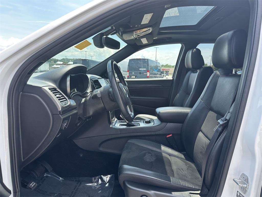 used 2022 Jeep Grand Cherokee car, priced at $31,488