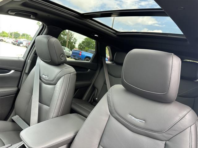 new 2025 Cadillac XT5 car, priced at $57,890