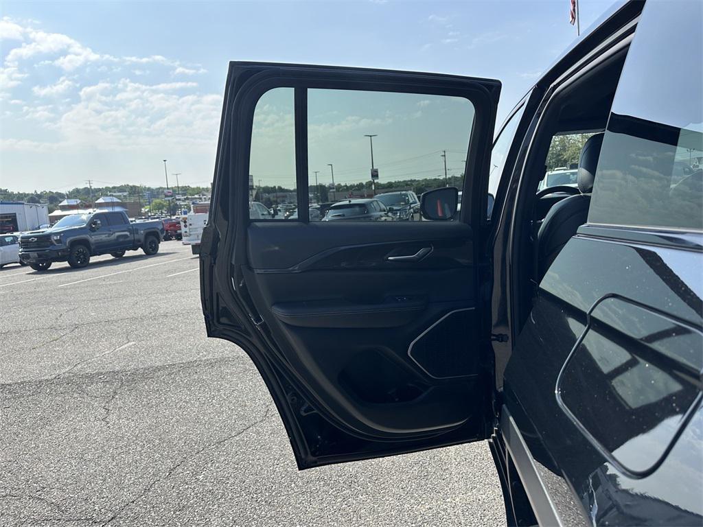 used 2022 Jeep Grand Cherokee car, priced at $32,988