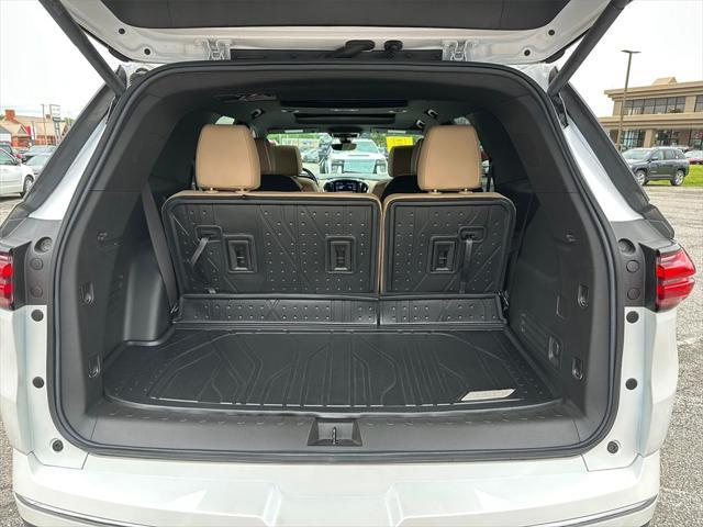 used 2023 Chevrolet Traverse car, priced at $42,988
