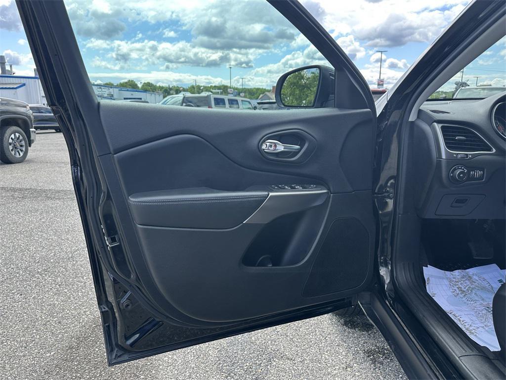 used 2020 Jeep Cherokee car, priced at $18,977