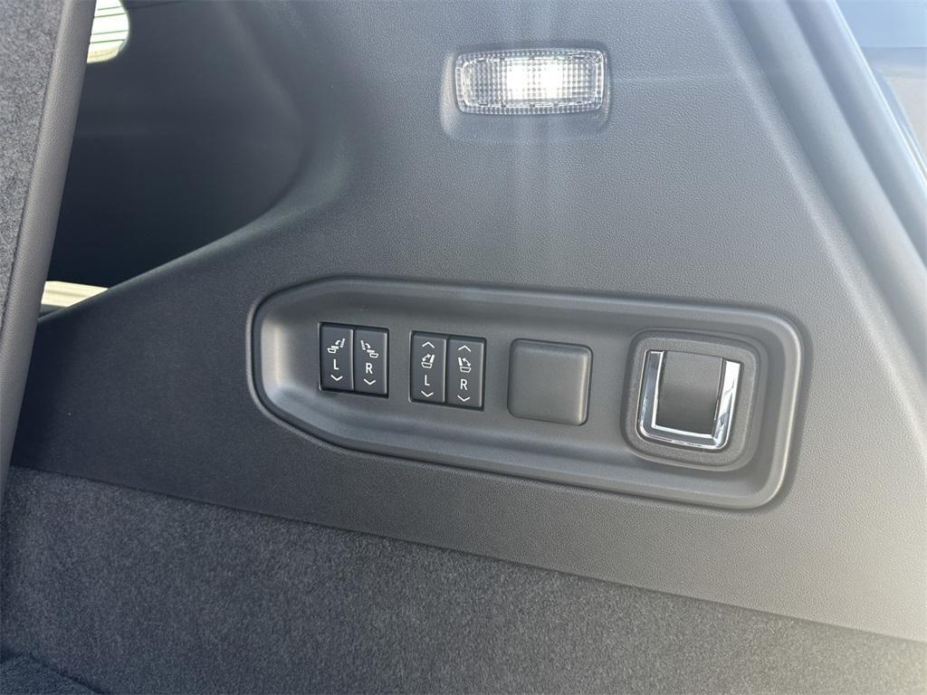 new 2026 Cadillac VISTIQ car, priced at $77,689