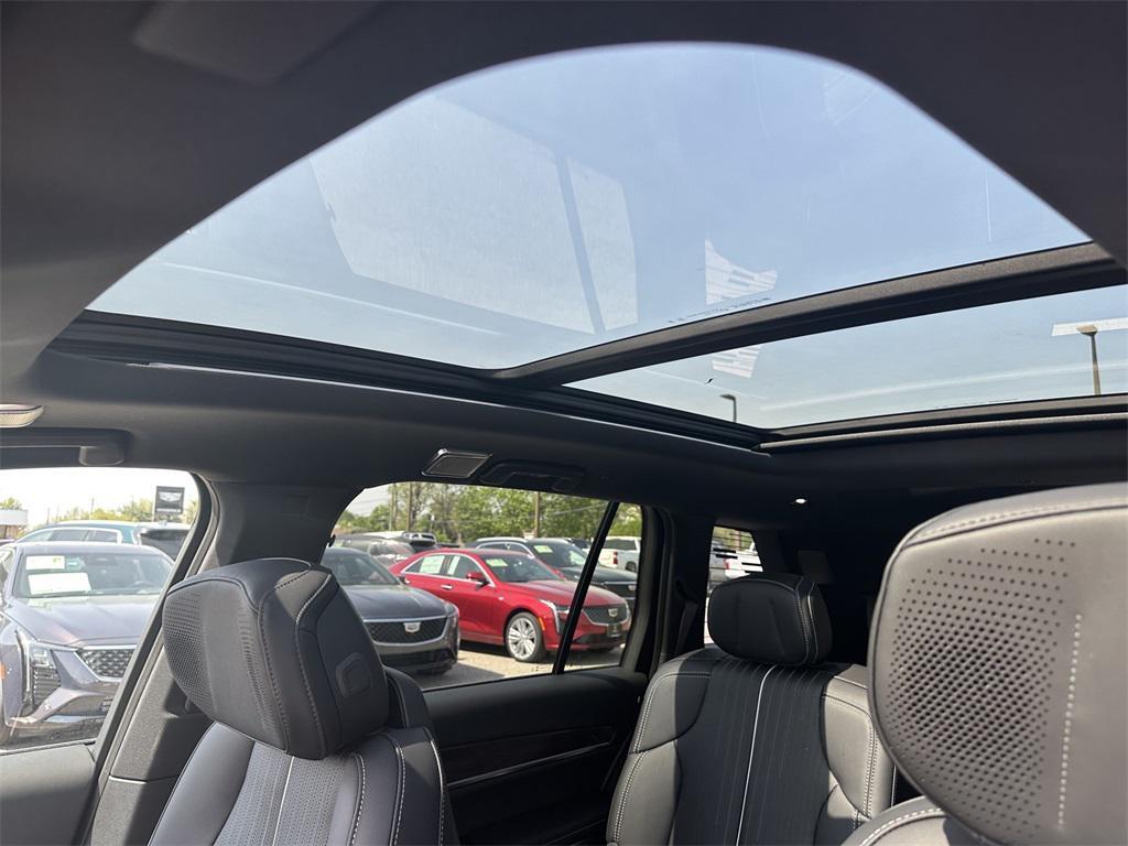 new 2026 Cadillac VISTIQ car, priced at $77,689