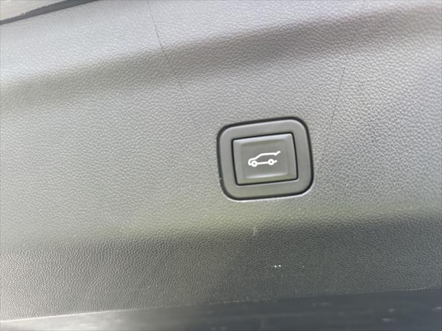 used 2023 GMC Yukon car, priced at $52,877