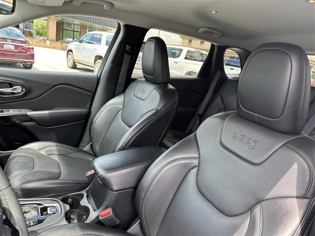 used 2023 Jeep Cherokee car, priced at $21,988