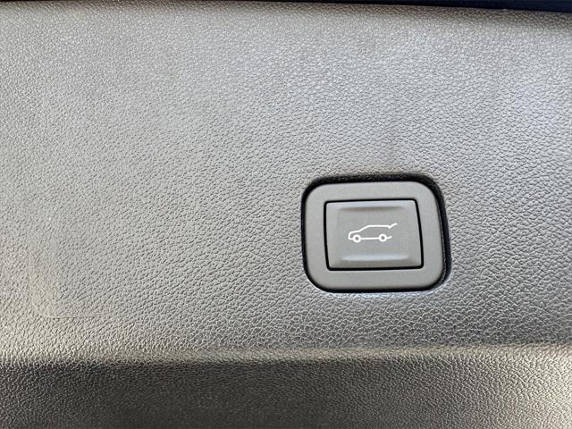 new 2025 Cadillac XT6 car, priced at $63,665