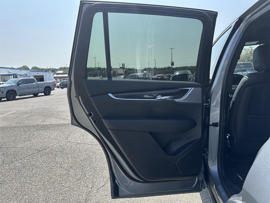 used 2024 Cadillac XT6 car, priced at $46,977