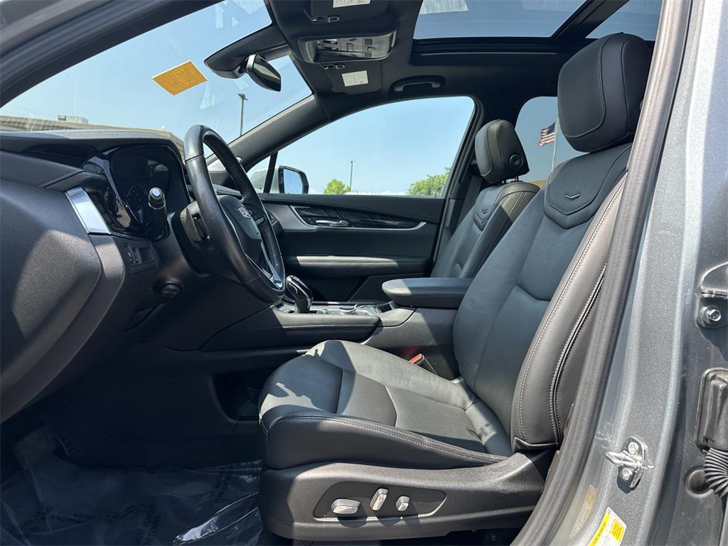 used 2024 Cadillac XT6 car, priced at $46,977