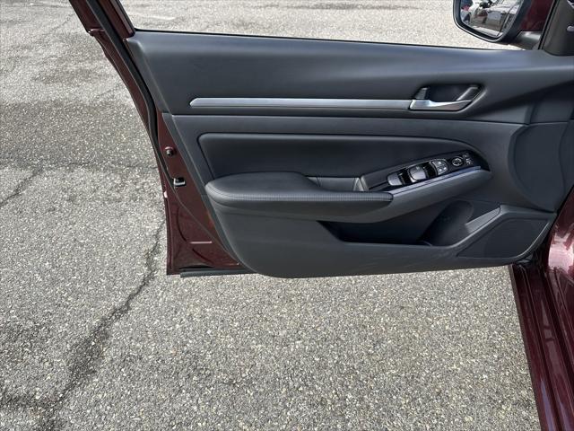 used 2023 Nissan Altima car, priced at $19,677