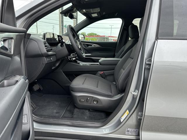 new 2025 Chevrolet Traverse car, priced at $42,122