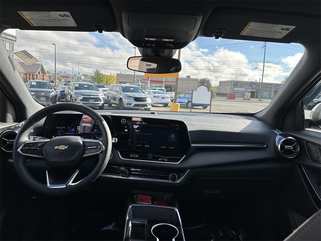 used 2025 Chevrolet Equinox car, priced at $27,877