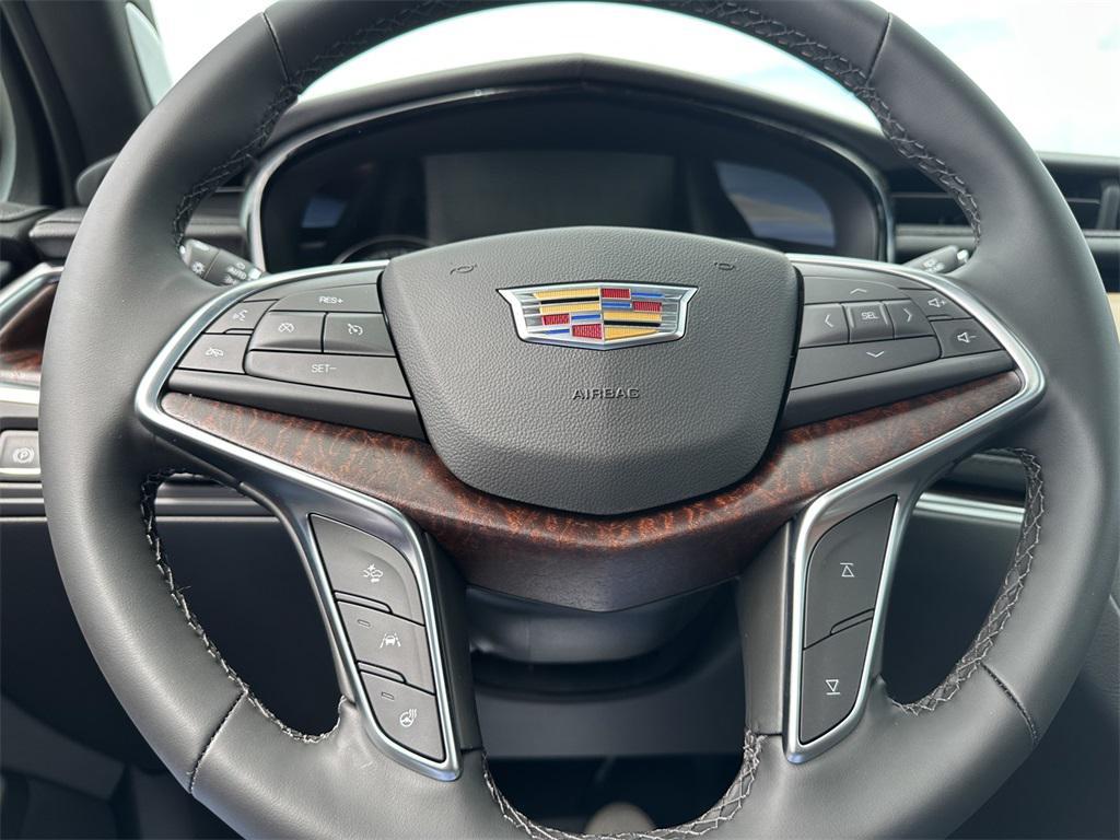 new 2025 Cadillac XT5 car, priced at $58,735