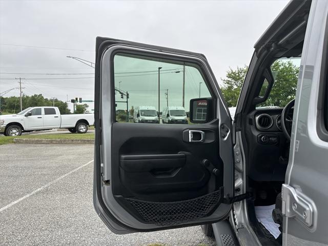 used 2021 Jeep Gladiator car, priced at $23,977