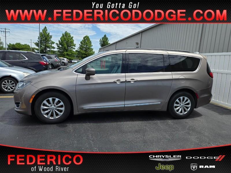 used 2017 Chrysler Pacifica car, priced at $10,500