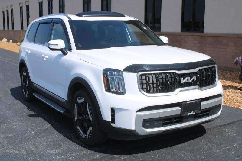 used 2024 Kia Telluride car, priced at $38,900