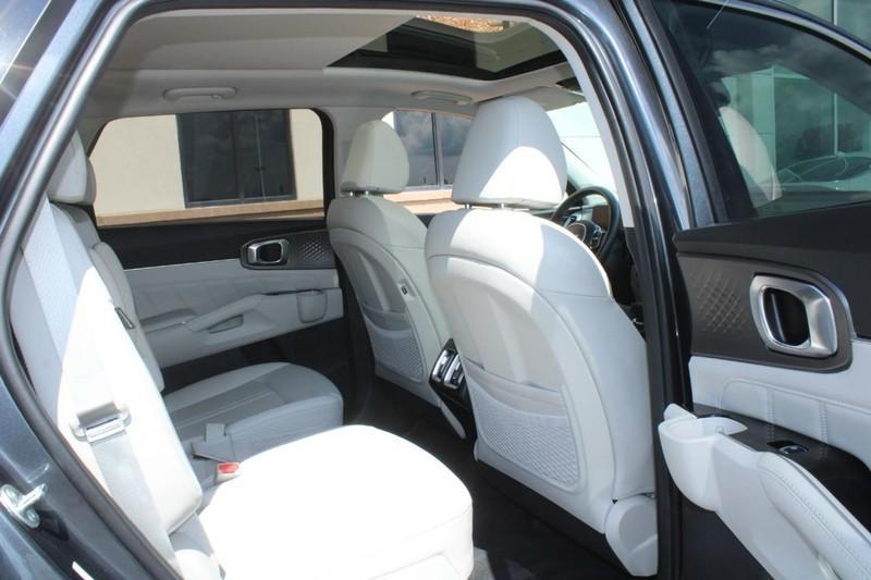 used 2024 Kia Sorento car, priced at $37,565