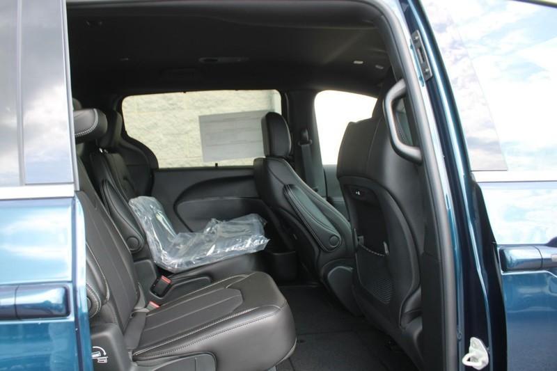 new 2025 Chrysler Pacifica car, priced at $44,220