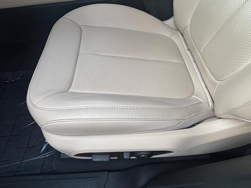 used 2023 Jeep Grand Cherokee car, priced at $32,900
