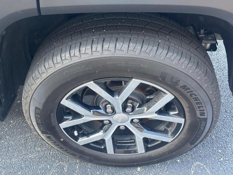 used 2023 Jeep Grand Cherokee car, priced at $32,900