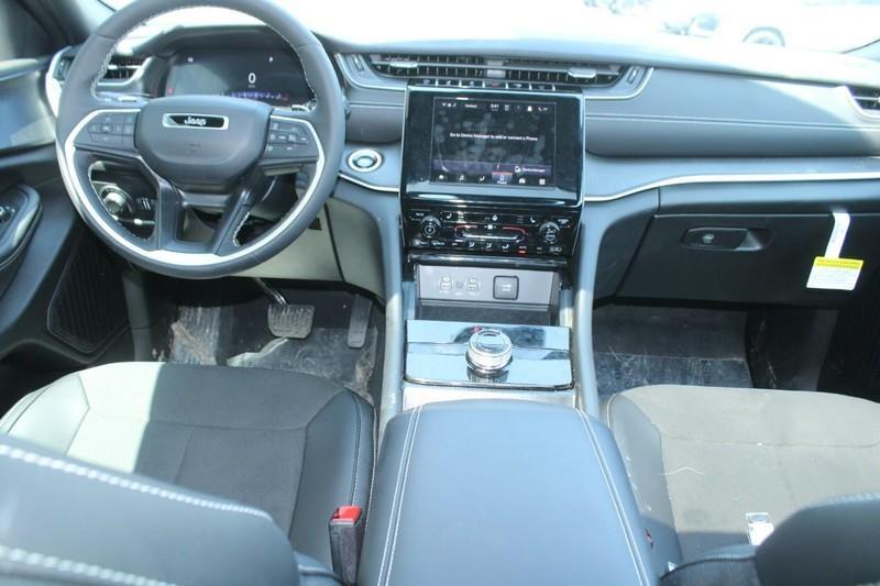 new 2025 Jeep Grand Cherokee L car, priced at $42,707