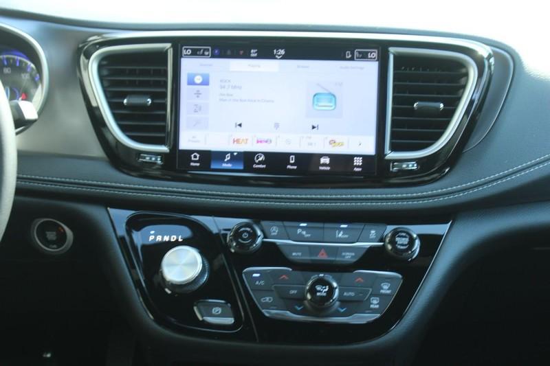 new 2025 Chrysler Pacifica car, priced at $45,370