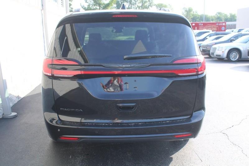 new 2025 Chrysler Pacifica car, priced at $45,370