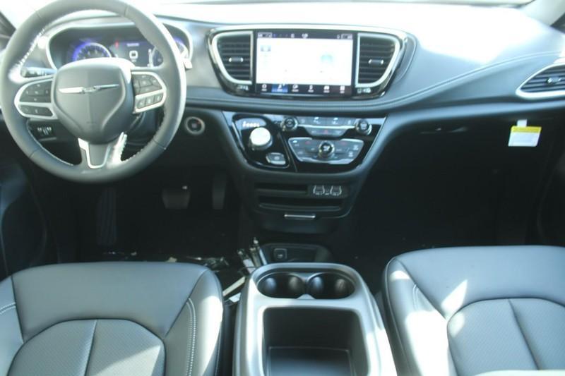 new 2025 Chrysler Pacifica car, priced at $45,370
