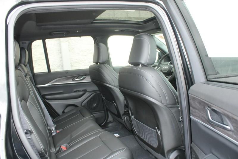new 2025 Jeep Grand Cherokee car, priced at $49,791