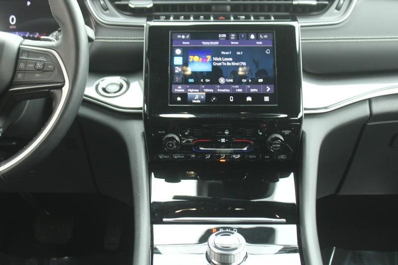 used 2022 Jeep Grand Cherokee car, priced at $34,900