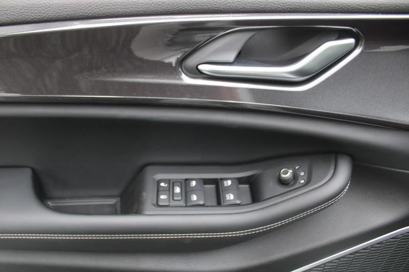 used 2022 Jeep Grand Cherokee car, priced at $34,900