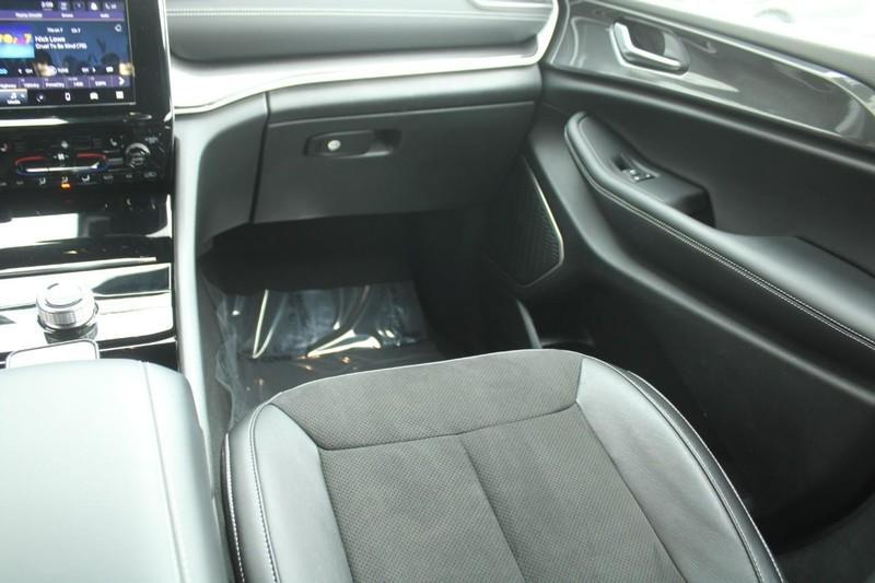 used 2022 Jeep Grand Cherokee car, priced at $34,900