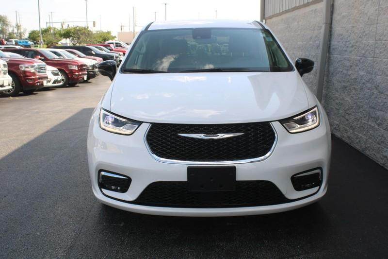 used 2024 Chrysler Pacifica car, priced at $40,900