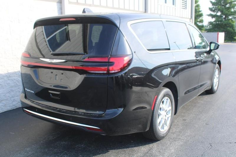 new 2025 Chrysler Pacifica car, priced at $40,752