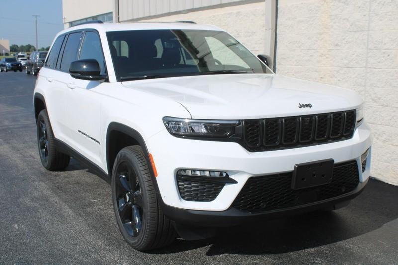 new 2025 Jeep Grand Cherokee car, priced at $48,650