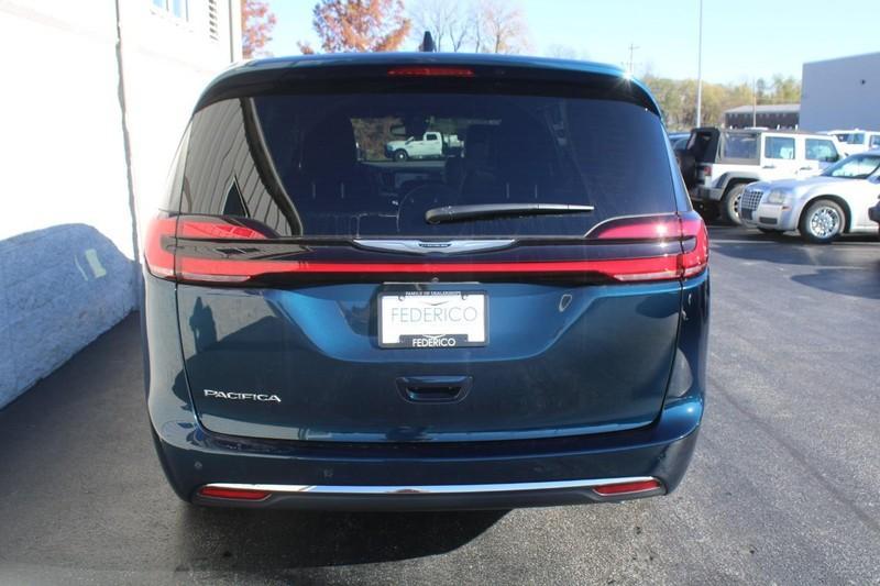 new 2025 Chrysler Pacifica car, priced at $40,995