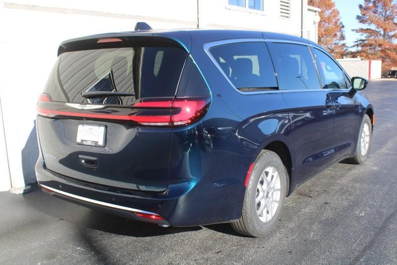 new 2025 Chrysler Pacifica car, priced at $40,995