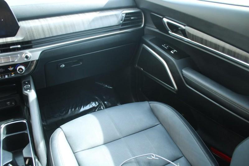 used 2023 Kia Telluride car, priced at $32,000