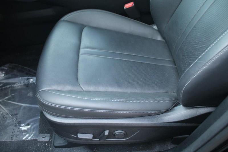 used 2024 Kia Sorento car, priced at $32,150