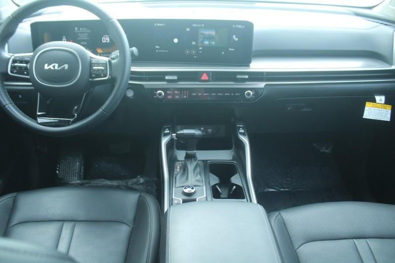 used 2024 Kia Sorento car, priced at $32,150